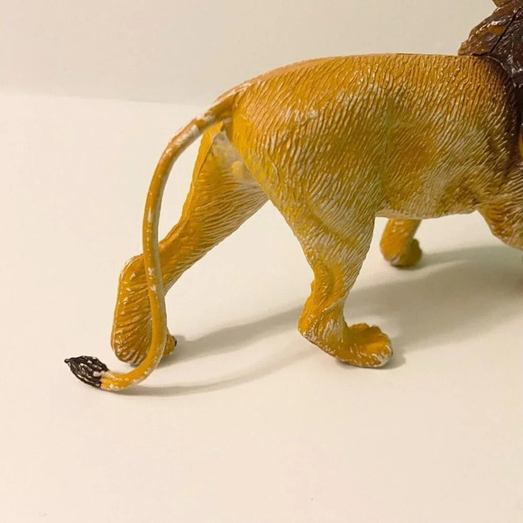 Vintage  1987 Lion Animal Figure 7 Inch Long Rubber Toy - Picture 10 of 11